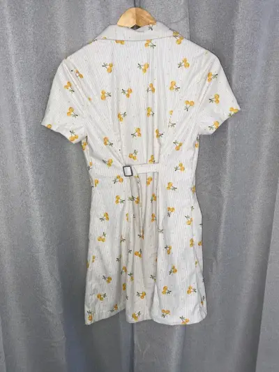 Vestido estampado de flores - miniatura 2