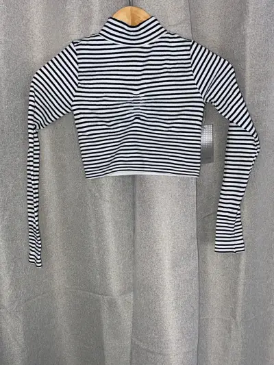 Polera de rayas blanco y negro - miniatura 1