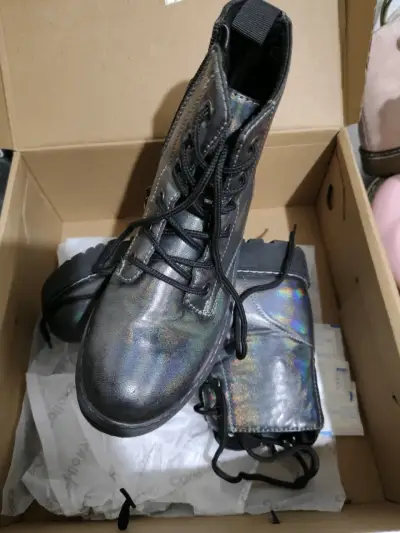 Botines plateados holográficos - miniatura 3