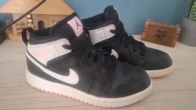 Zapatillas negras deportivas - miniatura 2
