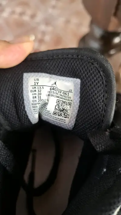 Zapatillas negras deportivas - miniatura 5