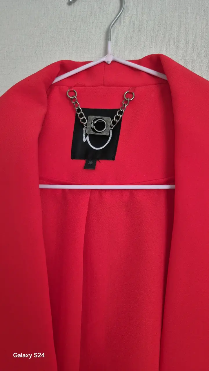Blazer rojo elegante - 2