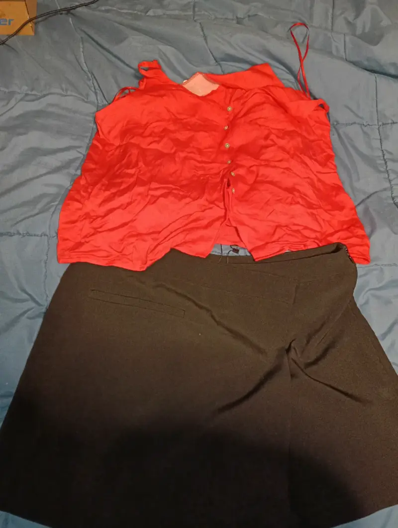 Blusa roja con botones