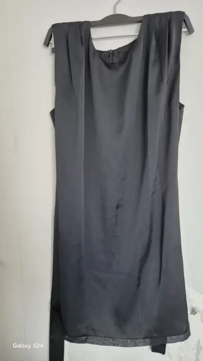 Vestido liso negro talla S - miniatura 2