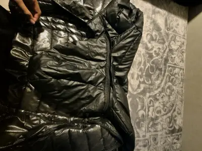 Chaqueta deportiva negra con capucha adidas - miniatura 4
