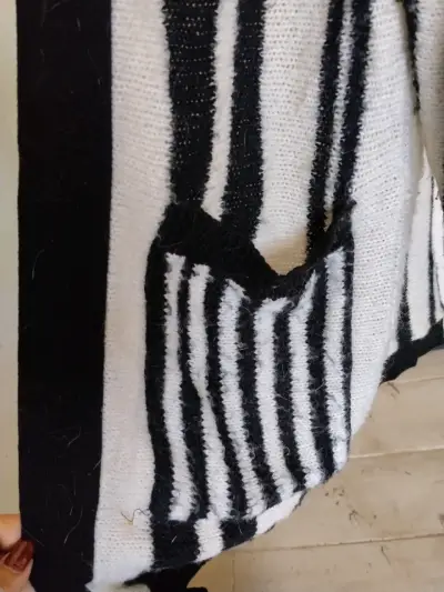 Chaqueta rayada blanco y negro cardigan - miniatura 1