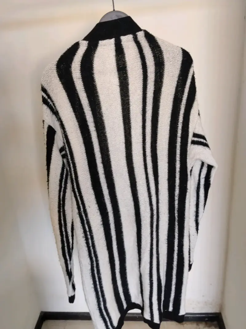 Chaqueta rayada blanco y negro cardigan - 4