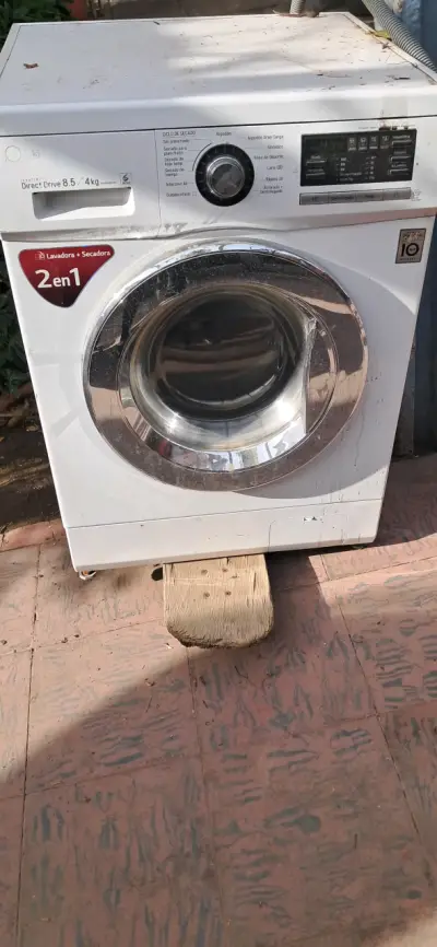 Lavadora secadora LG 2 en 1 - miniatura 1