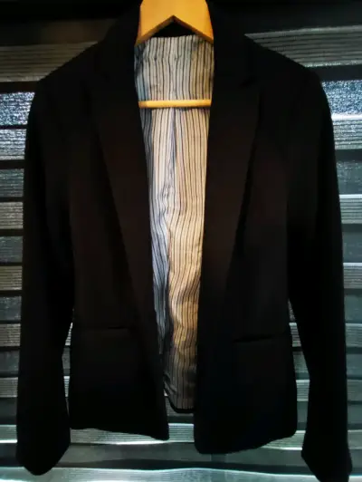 Blazer negro elegante - miniatura 1