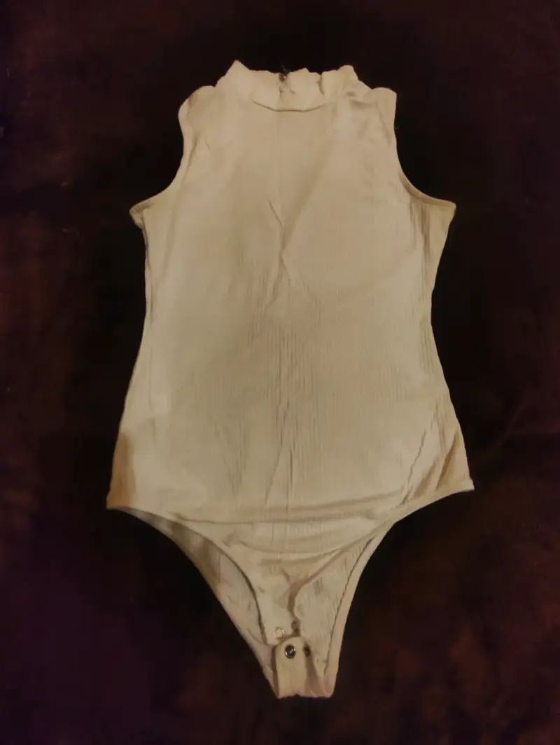 Body sin mangas color beige - 1