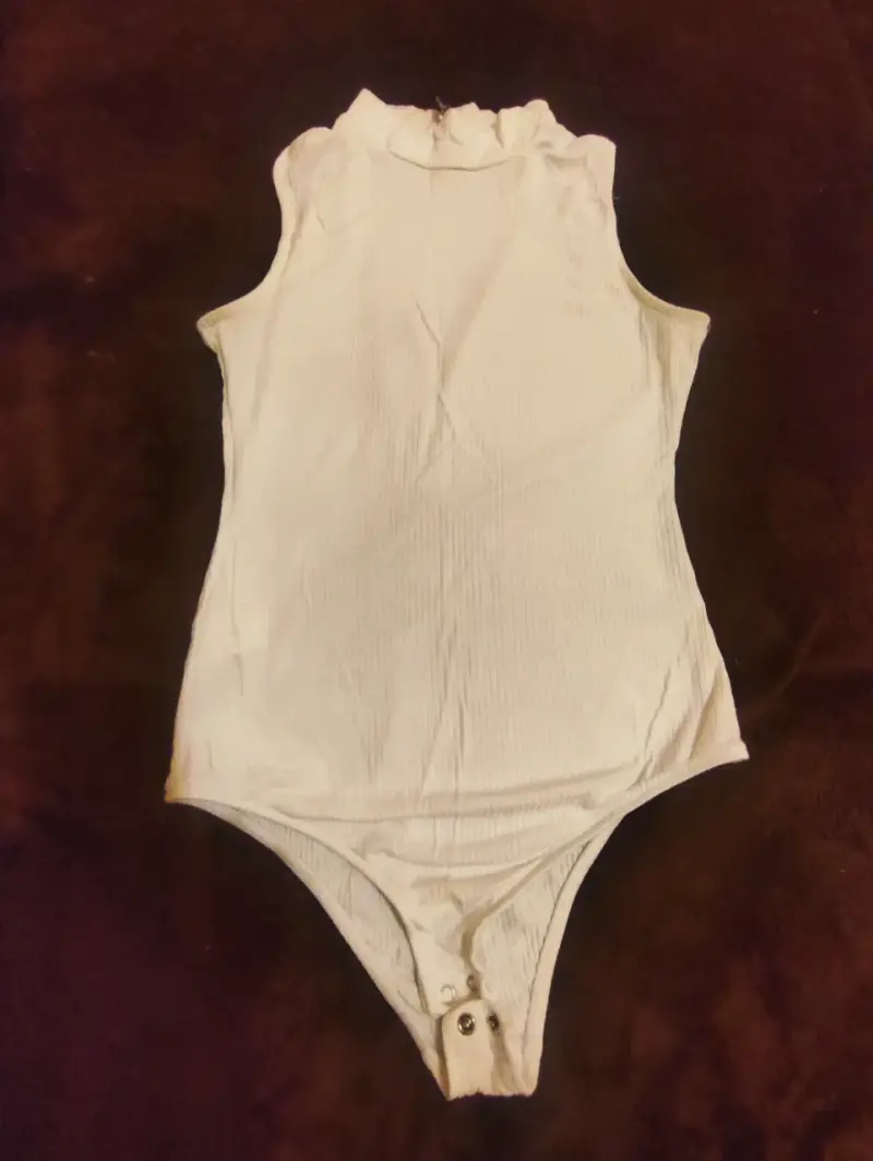 Body sin mangas color beige - 2