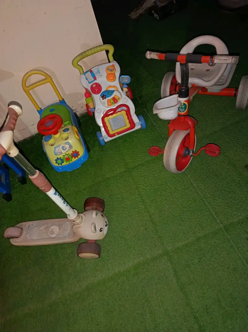 Triciclo infantil más monopatín más andador y jug - 1
