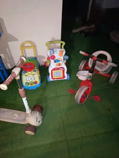 Triciclo infantil más monopatín más andador y jug - miniatura 2