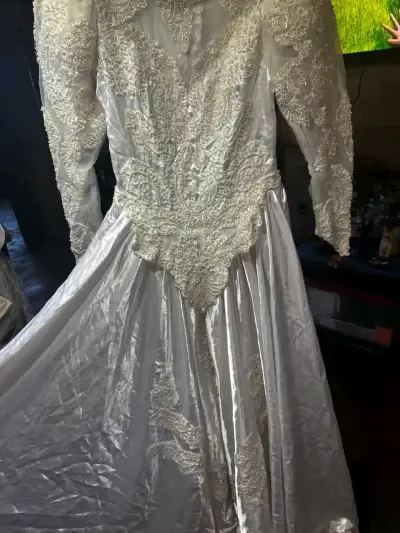 Vestido de novia con encaje - miniatura 5