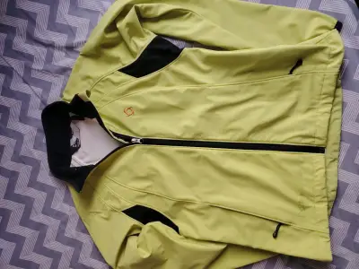 Chaqueta deportiva amarilla - miniatura 2