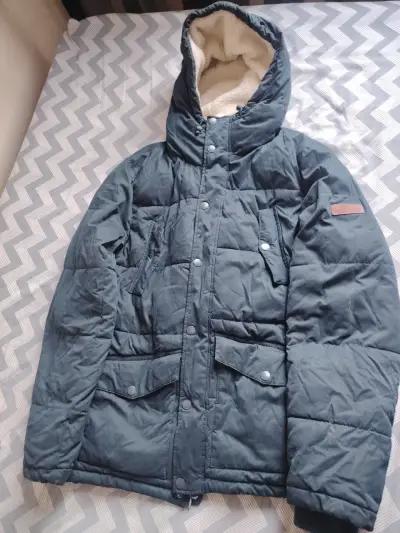 Parka acolchada con capucha - miniatura 1