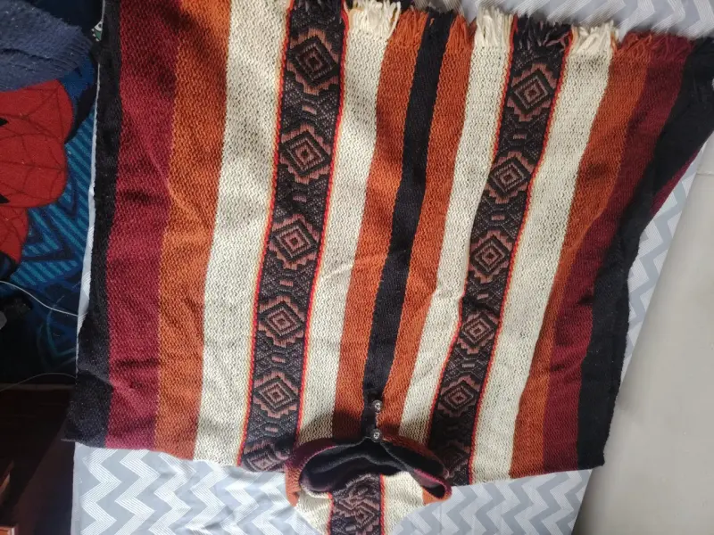 Poncho de lana multicolor - 1