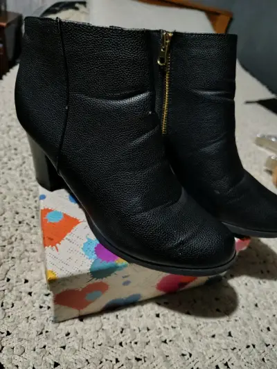 Botines negros de cuero con cierre - miniatura 3