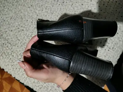 Botines negros de cuero con cierre - miniatura 4