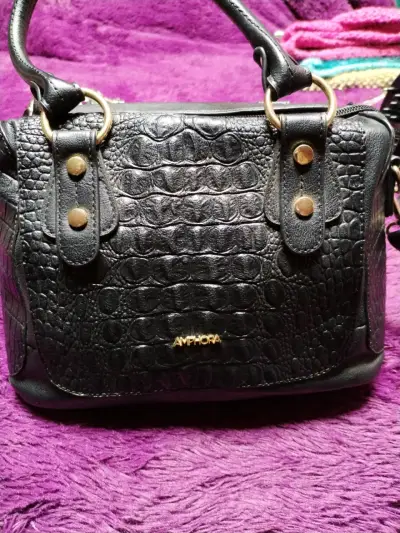 Cartera Amphora negra estilo cocodrilo - miniatura 1