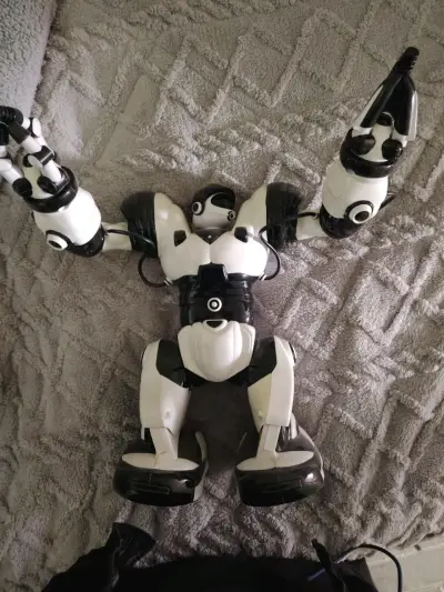 Robot juguete interactivo - miniatura 1