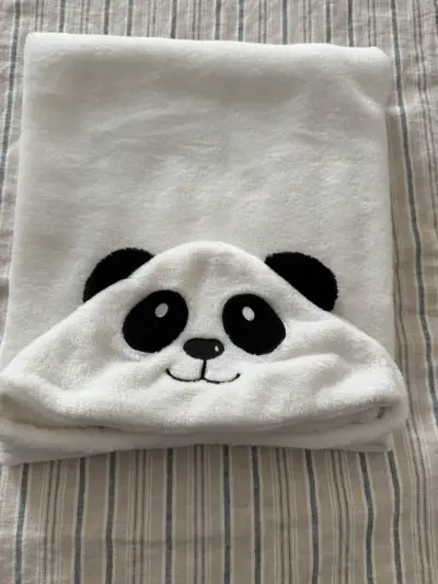 Manta infantil con capucha de oso panda - miniatura 1