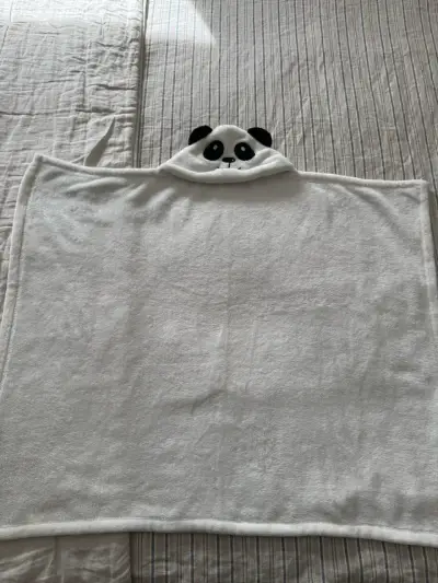Manta infantil con capucha de oso panda - miniatura 3