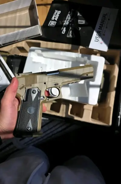 Pistola de aire - miniatura 1