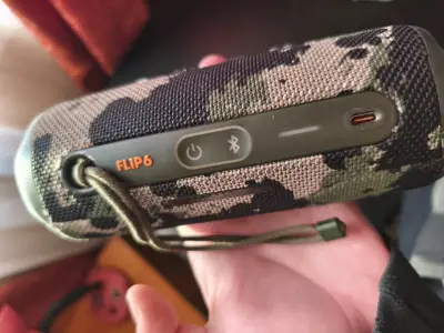 Parlante portátil JBL flip 6 camuflado - miniatura 2
