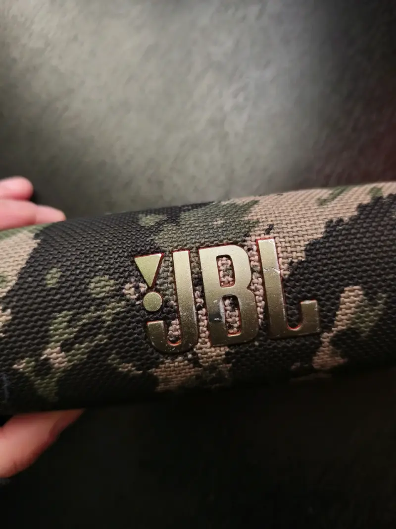 Parlante portátil JBL flip 6 camuflado - 4