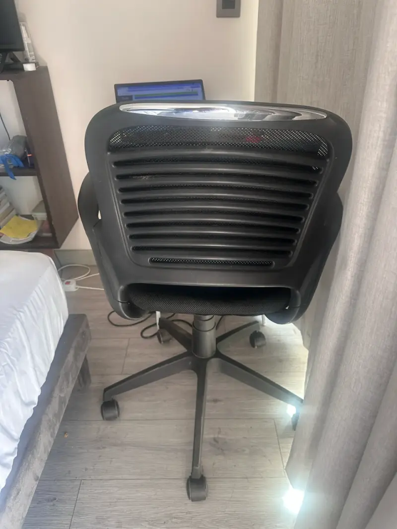Silla de oficina ergonómica negra - 2