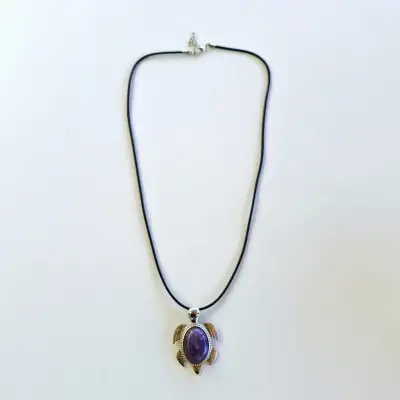 Colgante  con dije  de tortuga y piedra natural - miniatura 1
