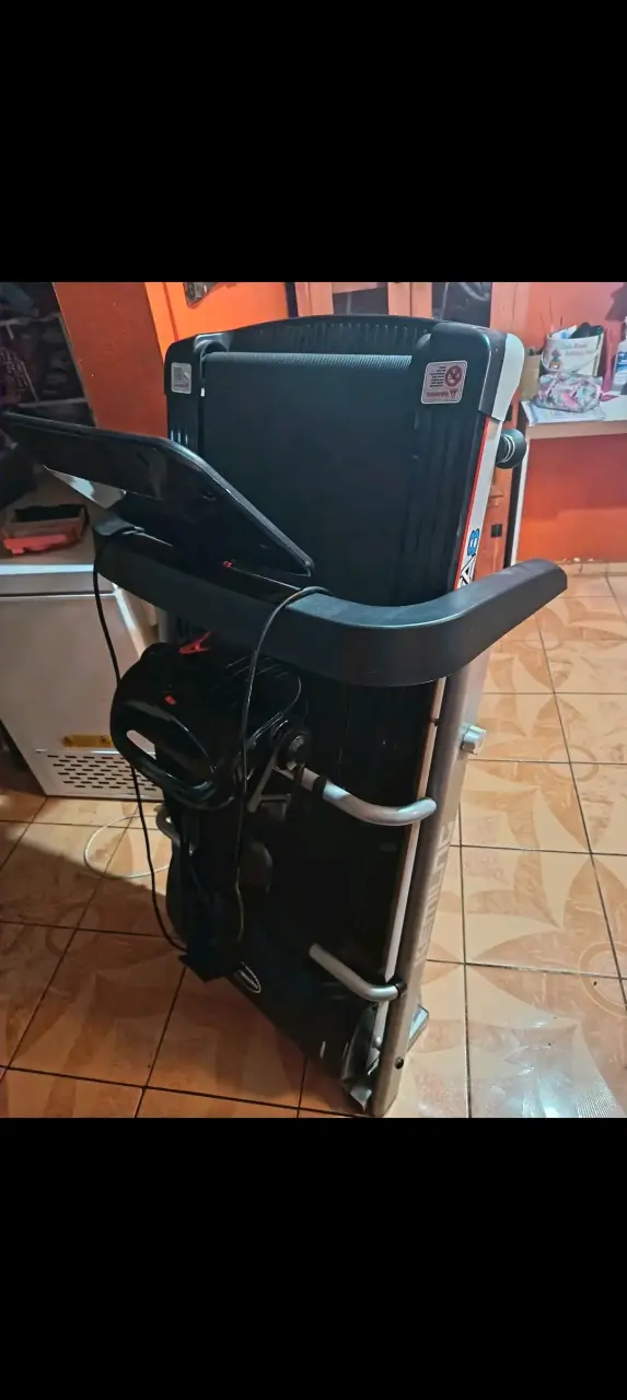 Caminadora eléctrica Kettler negra - 2