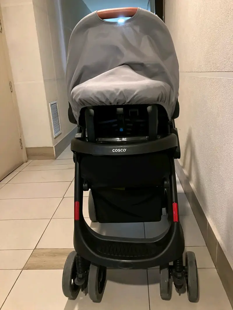 Coche de bebé plegable gris - 2
