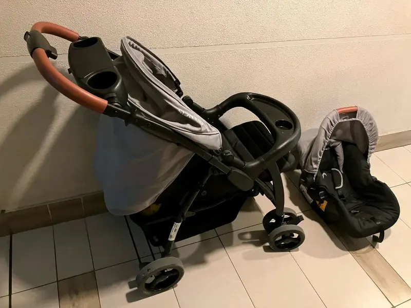 Coche de bebé plegable gris - 3