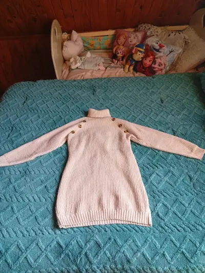Sweater de lana beige con botones - miniatura 2