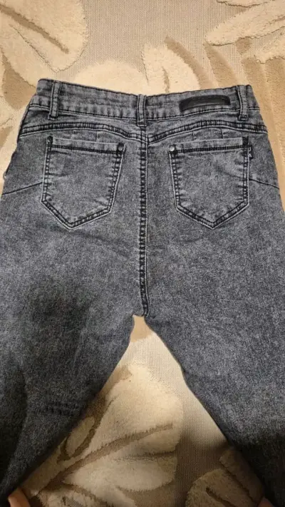 Jeans "jajajeje" gris con detalle de ojetillo - miniatura 2