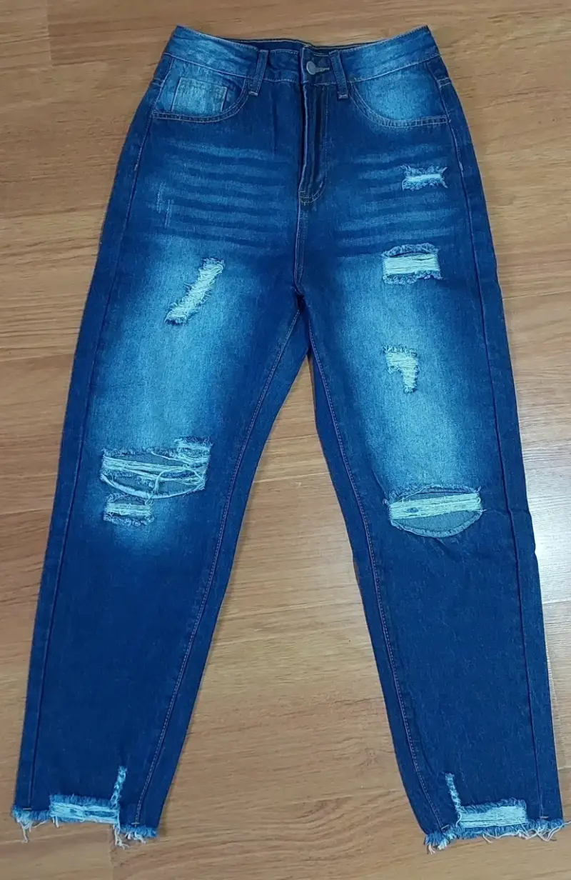 Jeans con desgaste azul - 1
