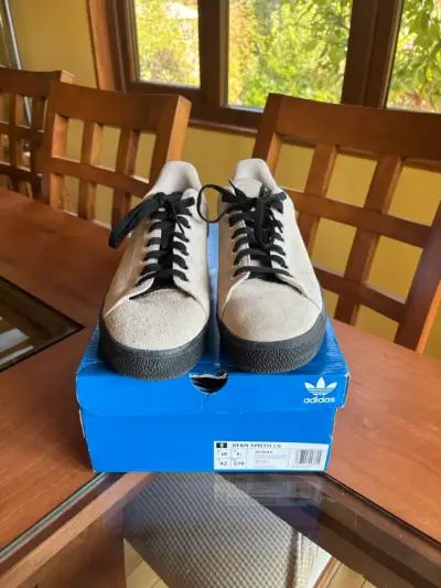 Zapatillas Adidas Stan Smith beige gamuza - miniatura 1
