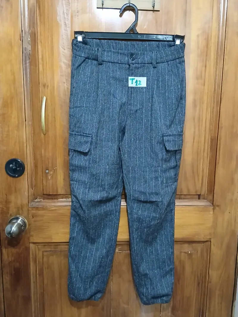 Pantalones gris rayados - 2