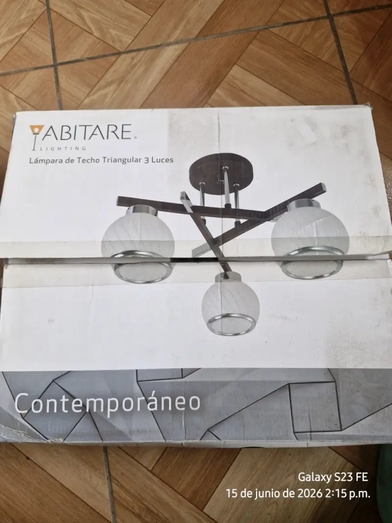 Lámpara de techo triangular 3 luces