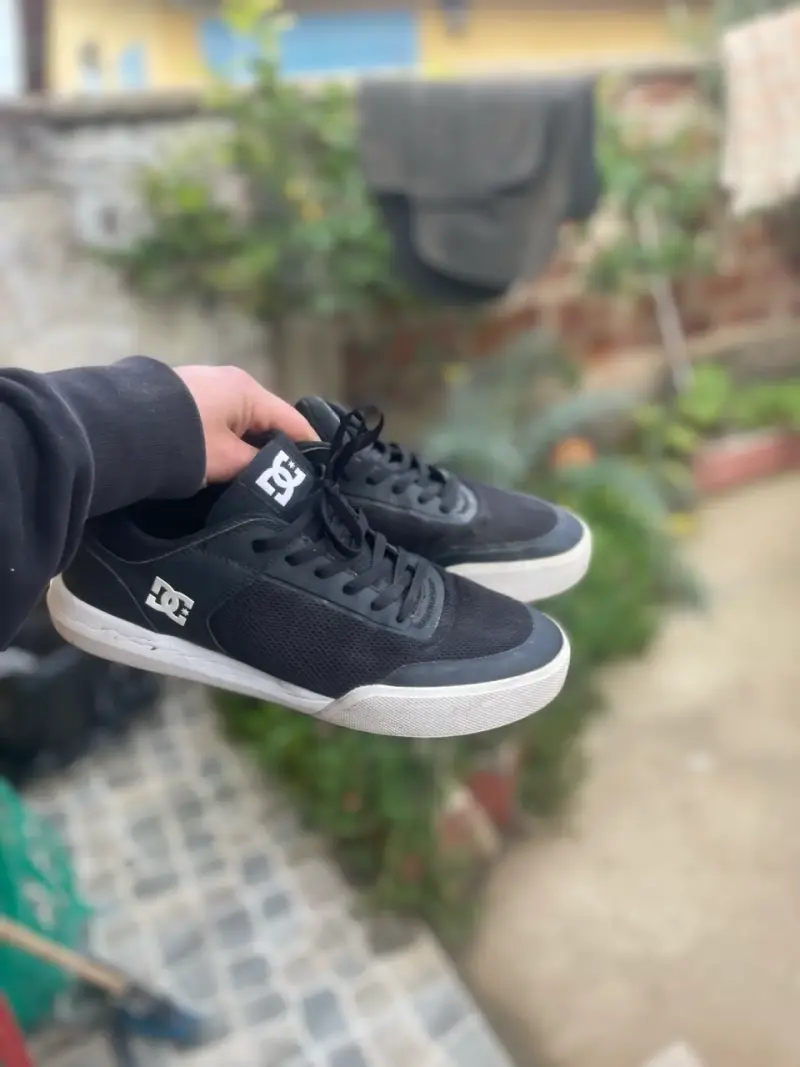 Zapatillas DC negras usadas - 1