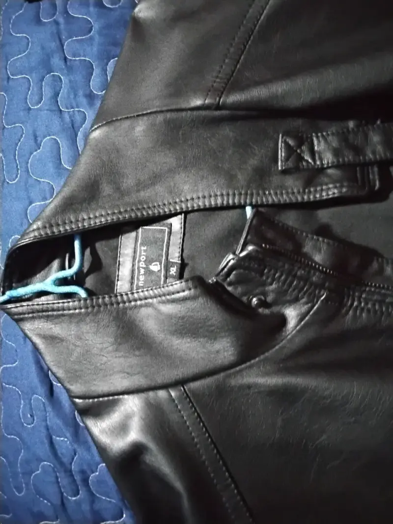 Chaqueta de cuero negra - 3