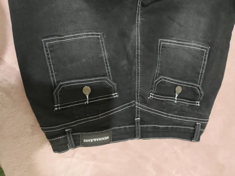 Jeans negros con costura visible - 2