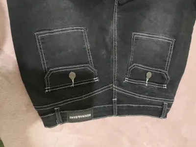 Jeans negros con costura visible - miniatura 2