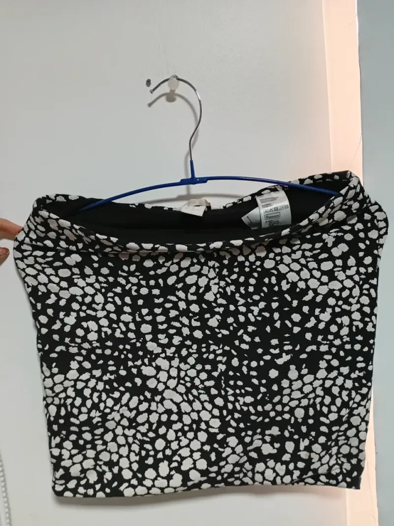Falda corta estampada blanco y negro - 1