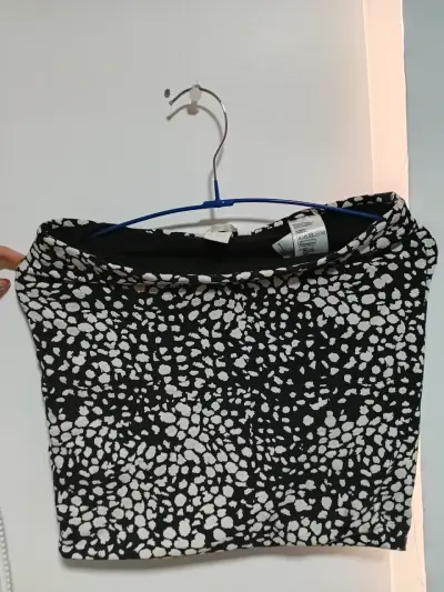 Falda corta estampada blanco y negro - miniatura 1
