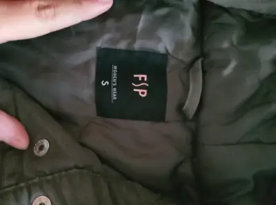 Parka verde con capucha de pelo - miniatura 2
