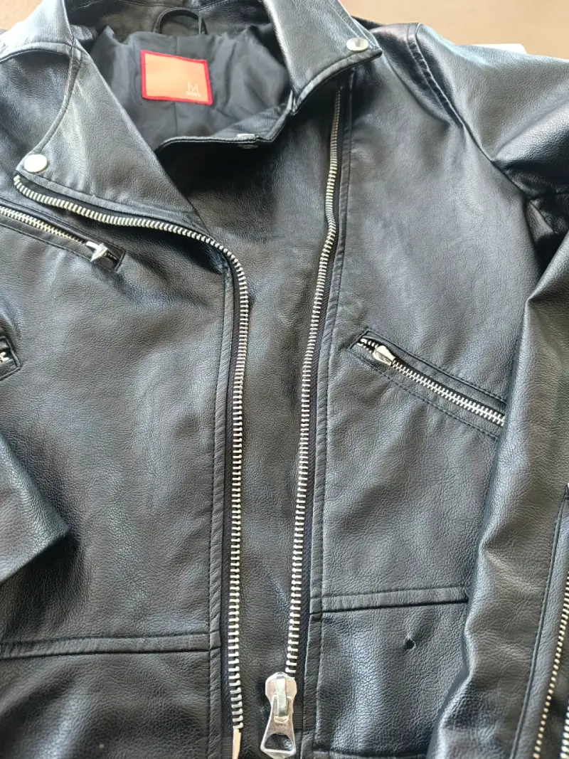 Chaqueta negra con cierres - 6