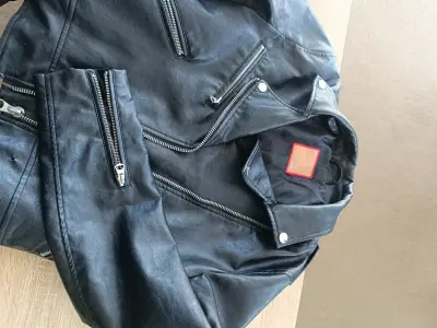 Chaqueta negra con cierres - miniatura 10